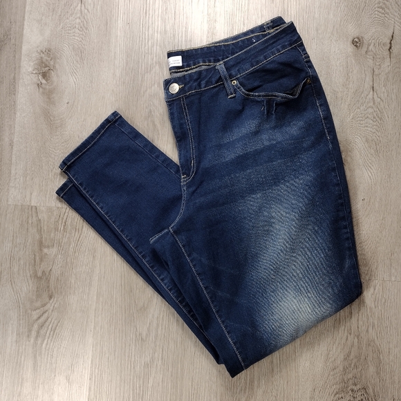 YMI High Rise Skinny Jeans EUC - Picture 3 of 6